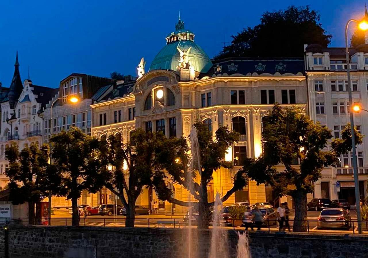 Retro Big With Two Balconies And Lift * Karlovy Vary
