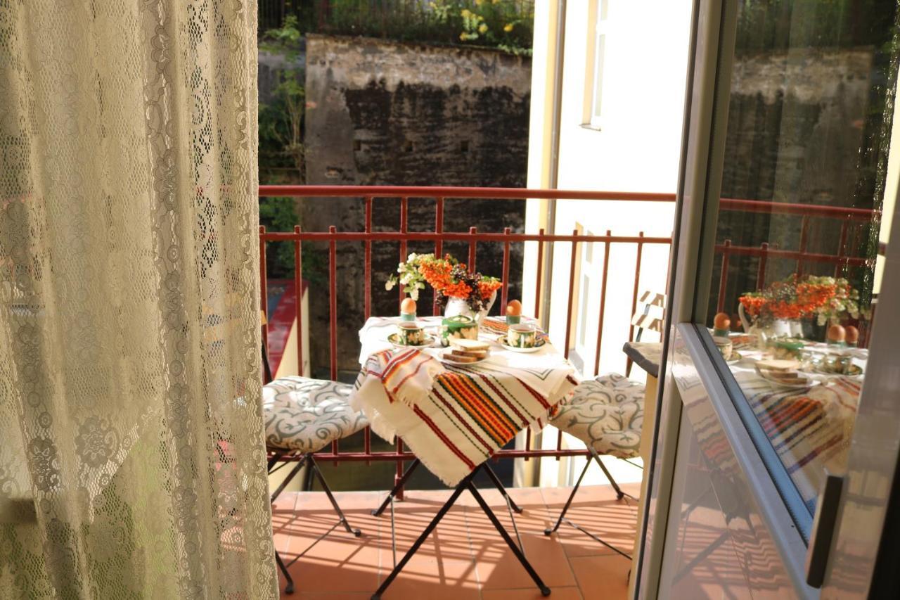 Retro Big With Two Balconies And Lift Apartment *
